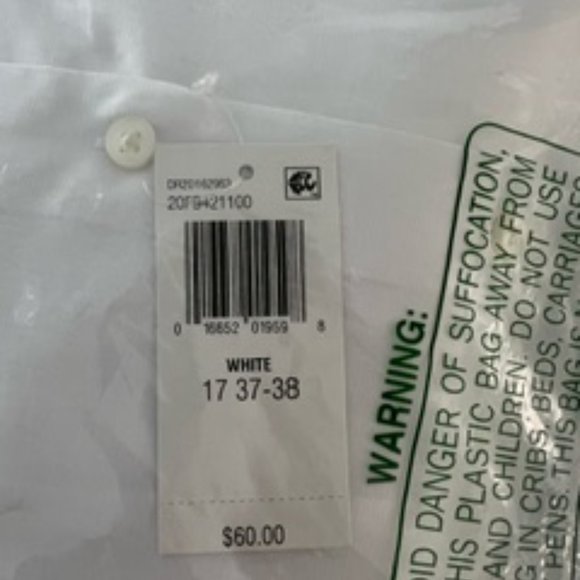 NWT! Men's Van Heusen Dress Shirt - Picture 4 of 4